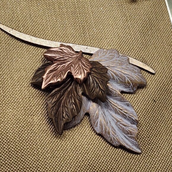 Gold Tone Sparkle Frame With Leaf Embellishments & Rhinestone Accents For 4x6 - Picture 11 of 15